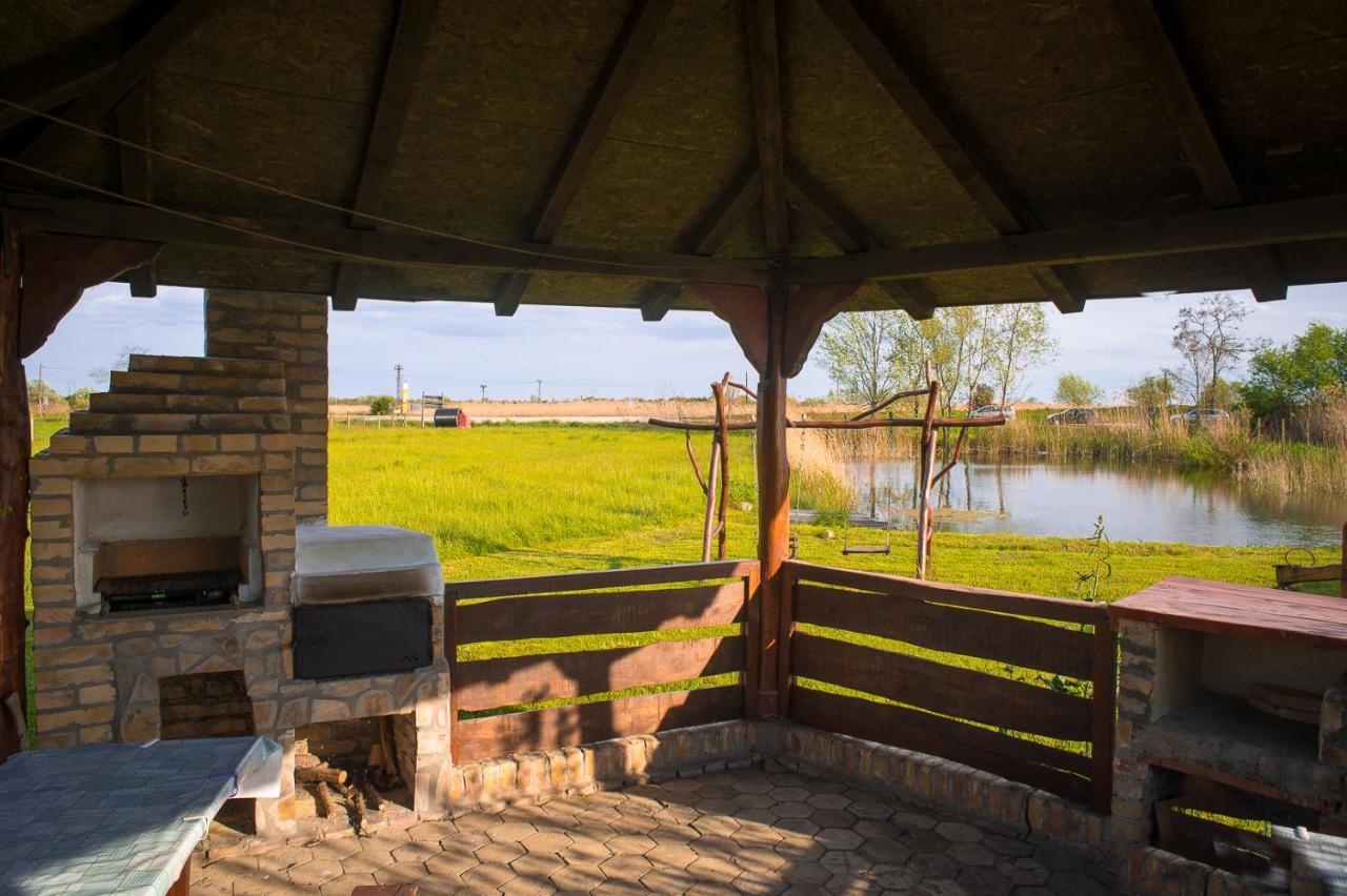 Etno Salas - Etno Ranch - Seosko Turisticko Domacinstvo Palic Exterior photo